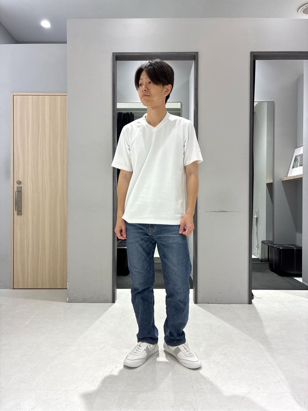 わいずみさんの「TAKEO KIKUCHI｜【モンスターストレッチ】日本製 ウォッシュド デニムパンツ」を使ったコーディネート