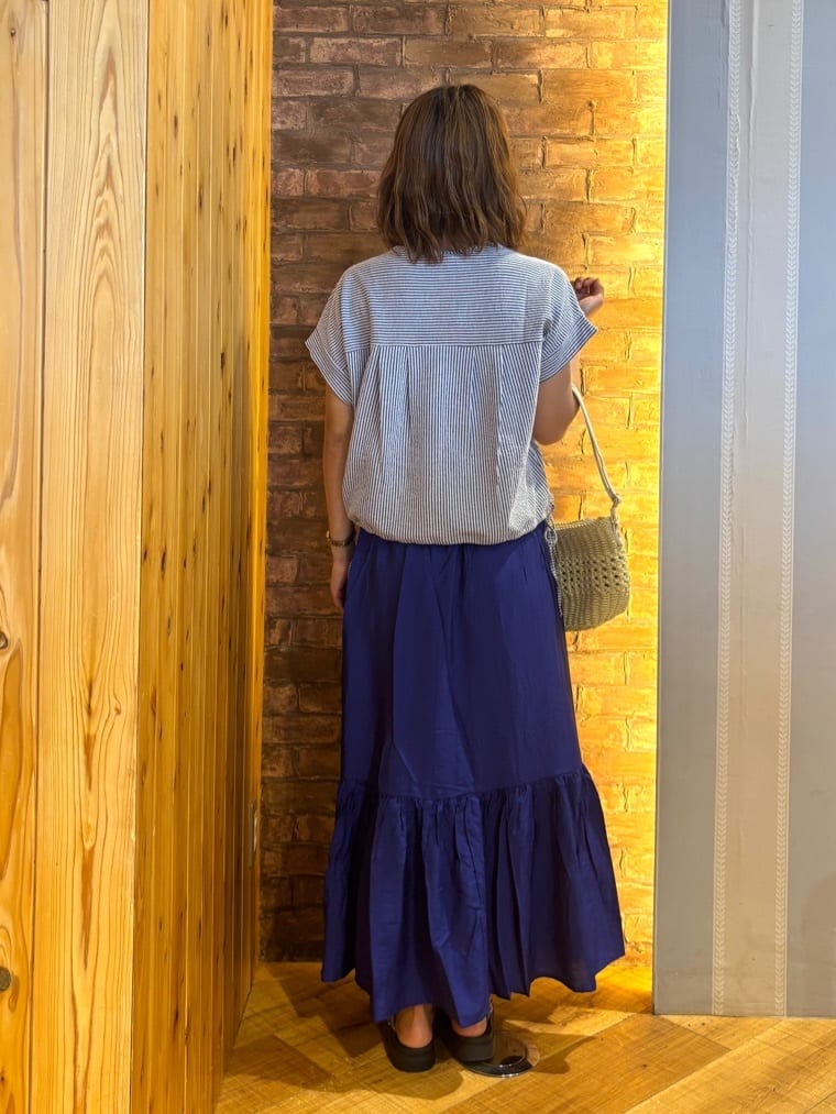 mieさんの「SHOO･LA･RUE｜【洗える/S-LL】シルエット変化を楽しめる サッカーストライプ柄スキッパートップス」を使ったコーディネート