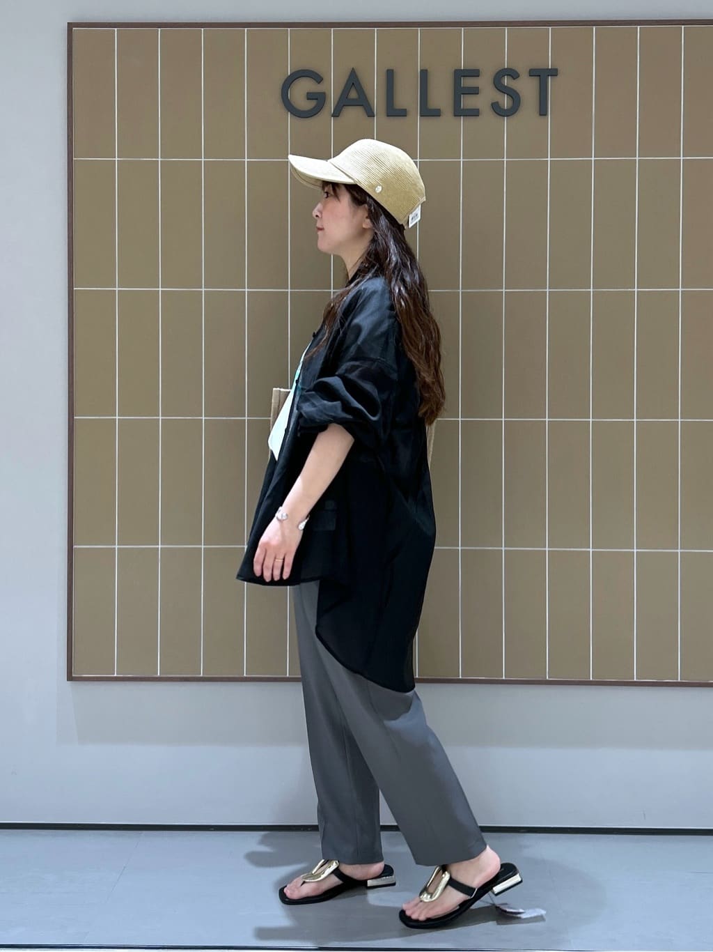 よねさんの「INDIVI｜【接触冷感／セットアップ対応】イージーテーパードパンツ【通勤・セレモニー】」を使ったコーディネート