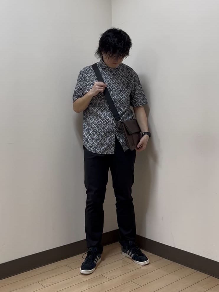 あきやまさんの「TAKEO KIKUCHI｜【Made in JAPAN】播州織 ヘリンボン ストレート パンツ」を使ったコーディネート