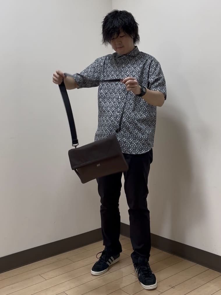 あきやまさんの「TAKEO KIKUCHI｜【Made in JAPAN】播州織 ヘリンボン ストレート パンツ」を使ったコーディネート