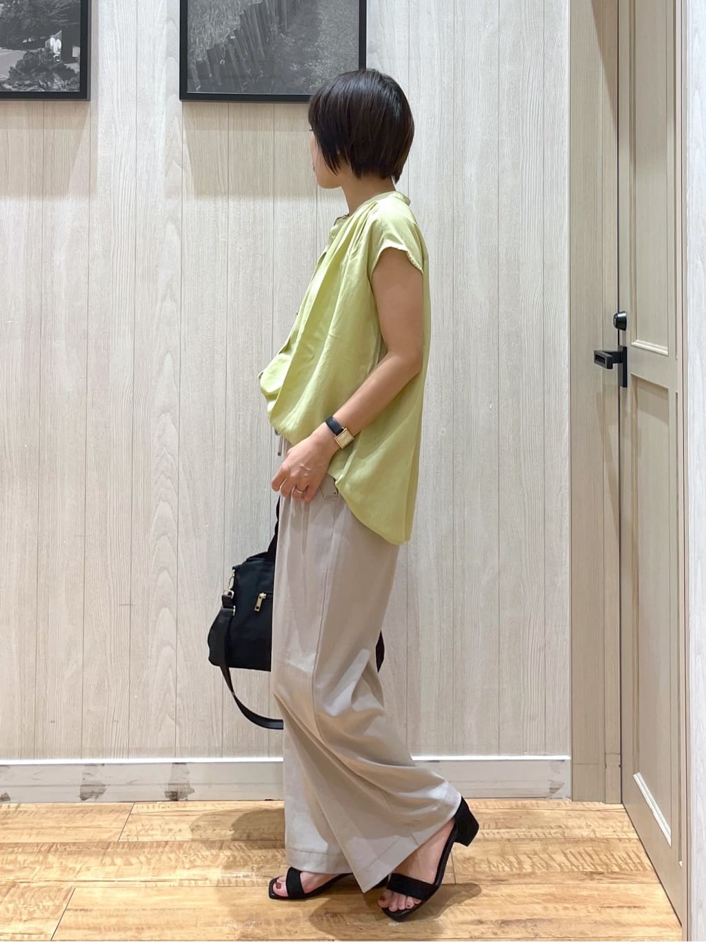 shirayuuuさんの「SHOO･LA･RUE｜【S-LL/洗濯後しわになりにくい】上品にきれい見え スラブギャザーブラウス」を使ったコーディネート