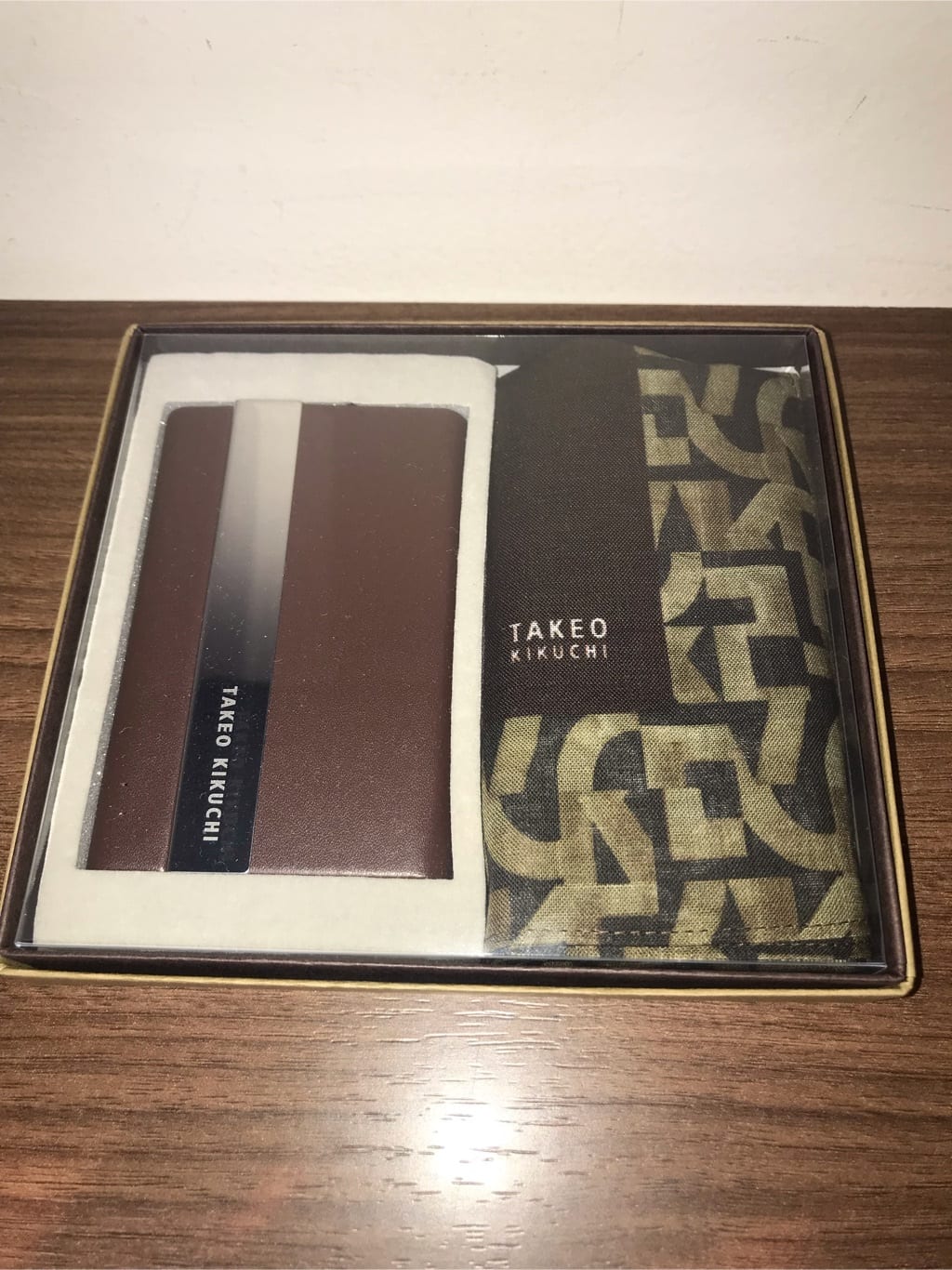 じゅんさんの「TAKEO KIKUCHI｜ハンカチ名刺入れセット」を使ったコーディネート