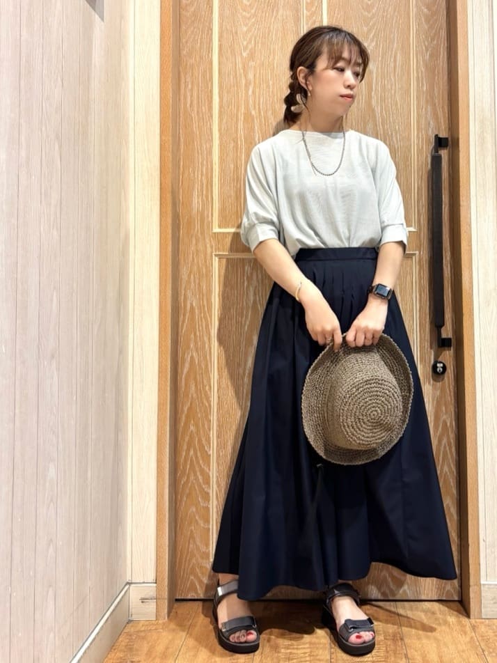 meiさんの「SHOO･LA･RUE｜【洗える/S-LL/撥水】タックギャザー フレアスカート」を使ったコーディネート