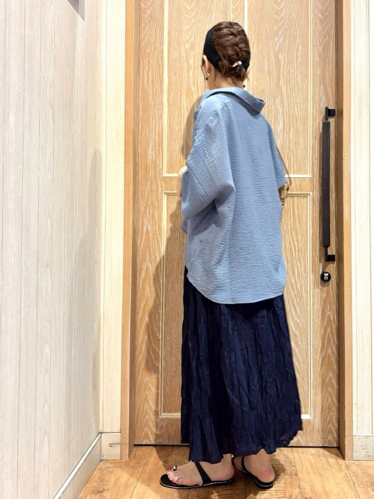 meiさんの「SHOO･LA･RUE｜ゆるっと感がこなれ見え ワッシャーシアー半袖シャツ」を使ったコーディネート