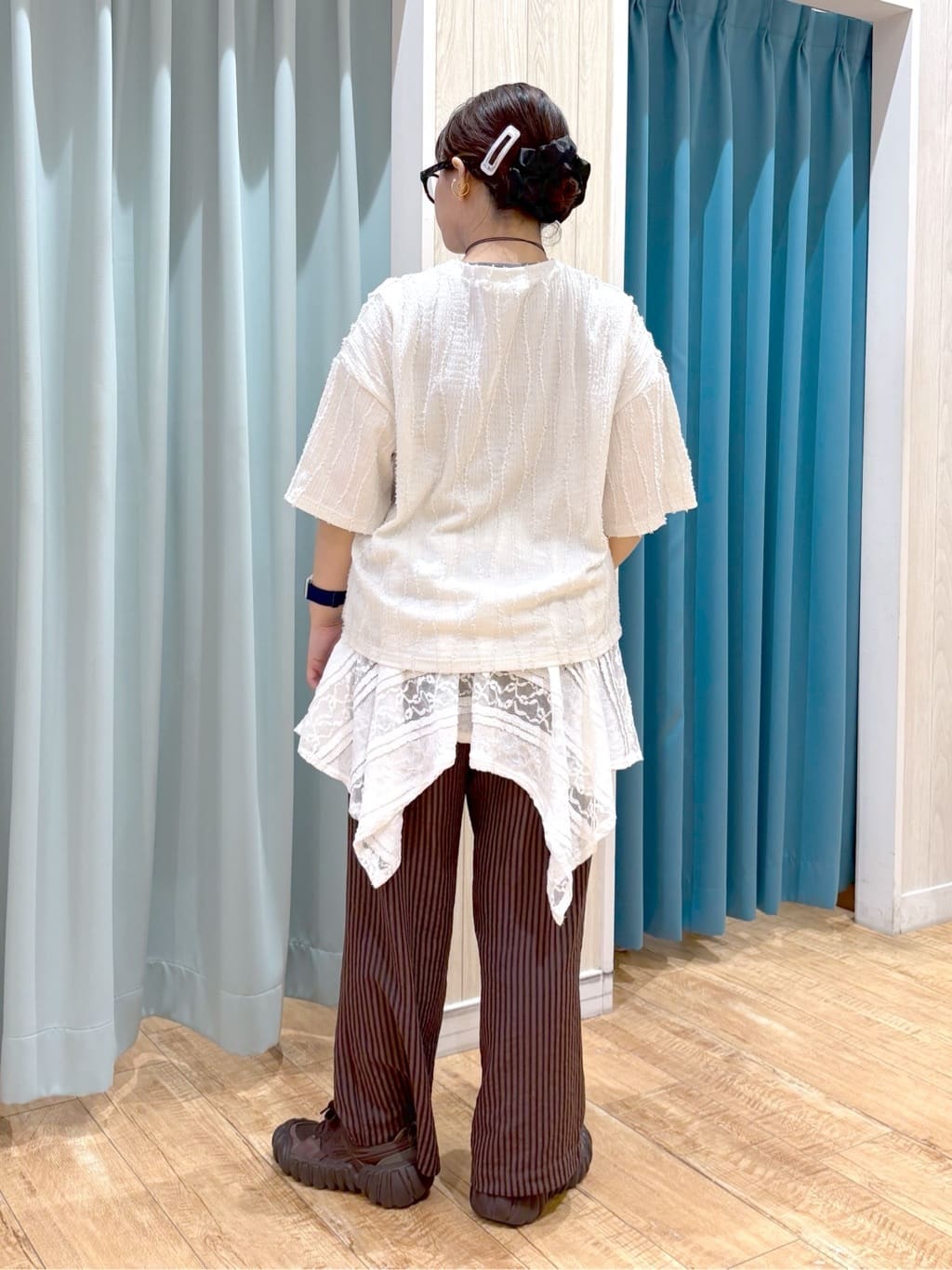 砂糖さんの「SHOO･LA･RUE｜【2WAY】スカートにもなる イレヘム レースビスチェ」を使ったコーディネート
