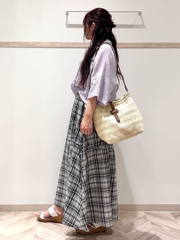 nanaさんの「SHOO･LA･RUE｜ゆるっと感がこなれ見え ワッシャーシアー半袖シャツ」を使ったコーディネート