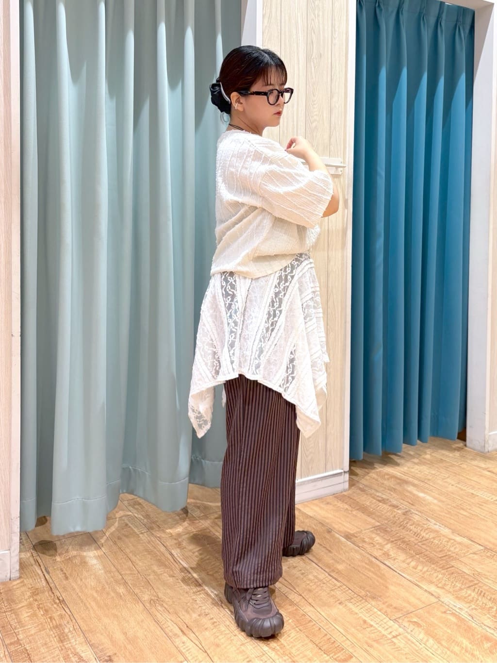 砂糖さんの「SHOO･LA･RUE｜【2WAY】スカートにもなる イレヘム レースビスチェ」を使ったコーディネート