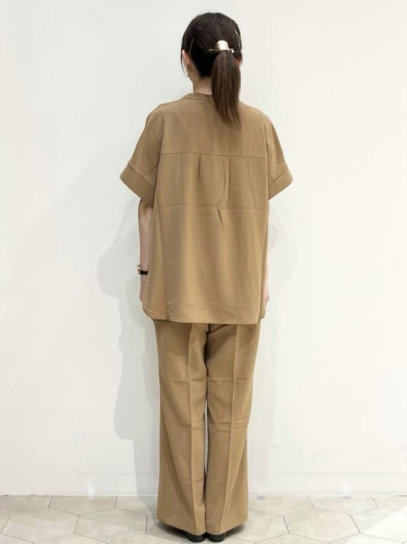 yukariさんの「OPAQUE.CLIP｜《5色展開／SS-LLサイズ》スキッパー金ボタンブラウス／セットアップ対応【防シワ／ストレッチ／洗濯」を使ったコーディネート