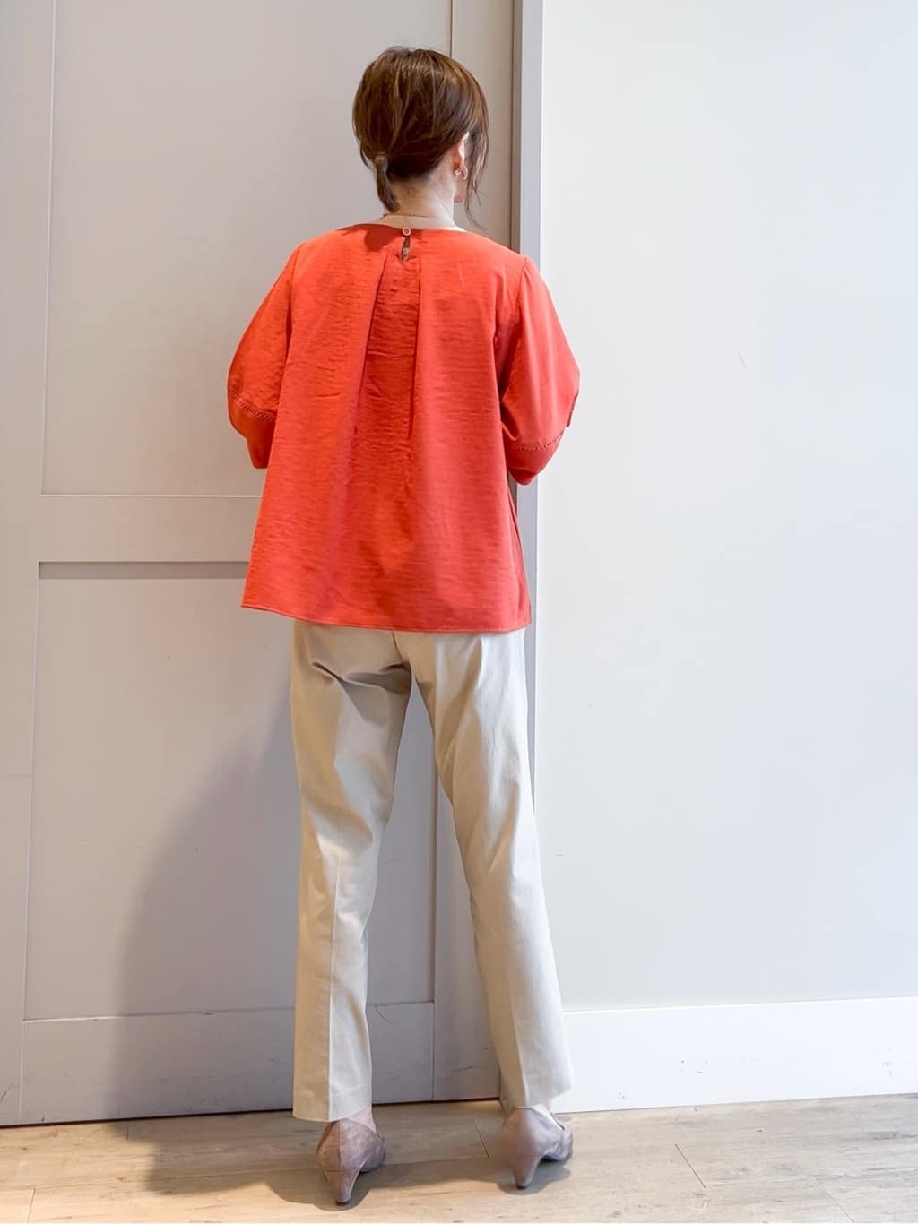 yamakoさんの「grove｜キレイも動きやすさも　美脚見えハイパーストレッチパンツ」を使ったコーディネート