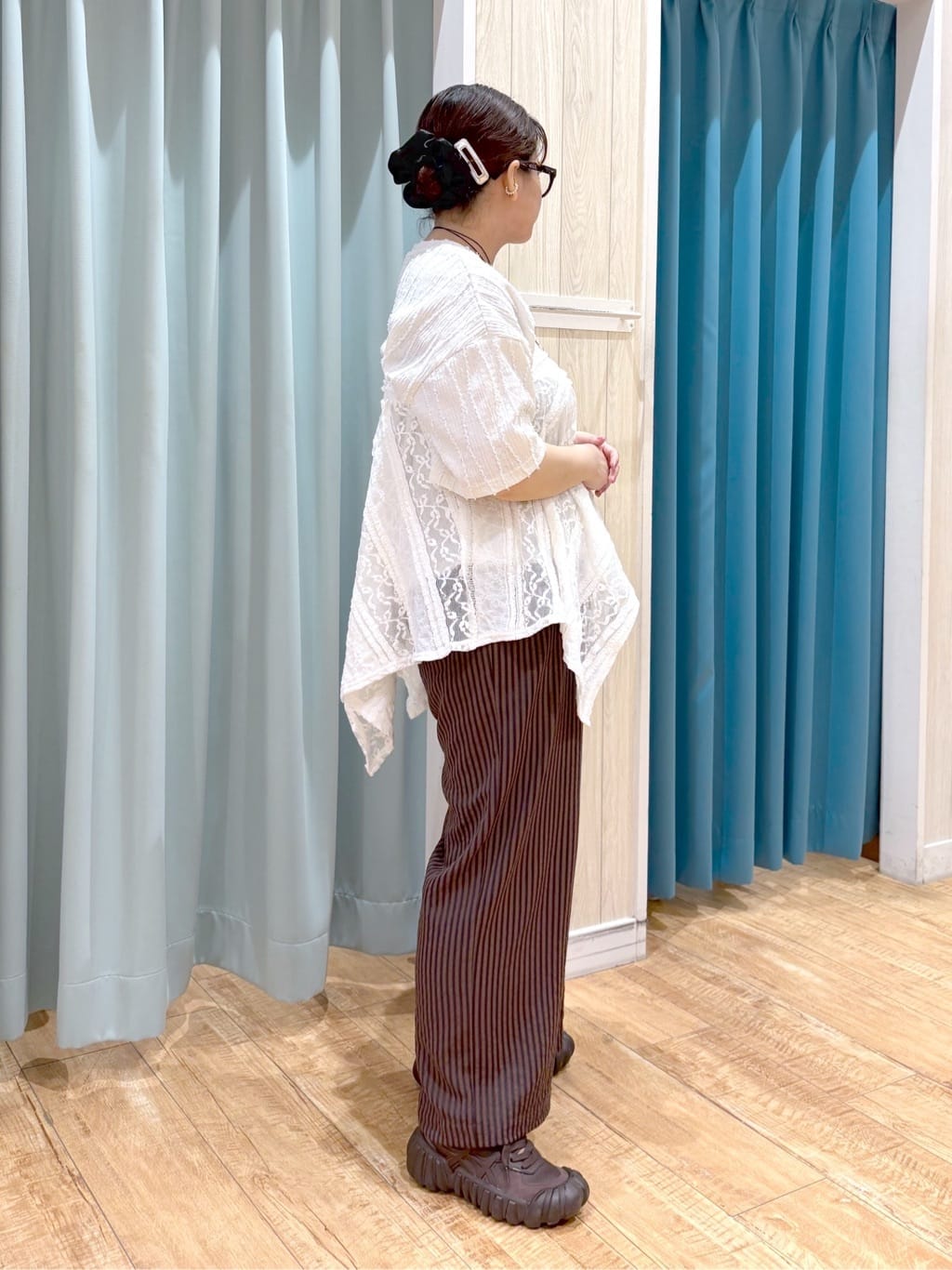 砂糖さんの「SHOO･LA･RUE｜【2WAY】スカートにもなる イレヘム レースビスチェ」を使ったコーディネート