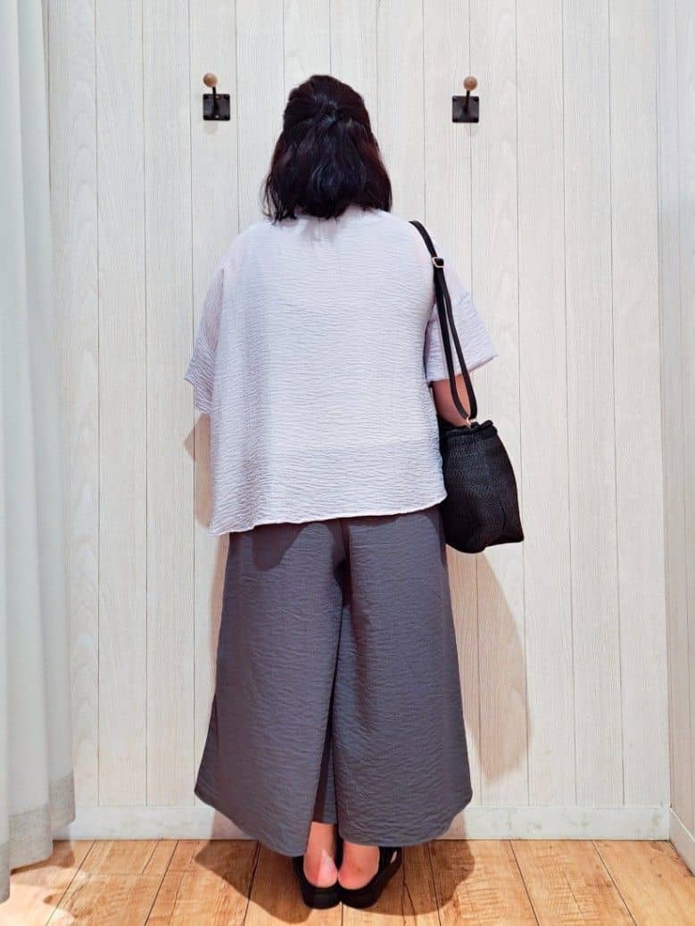 kotomiさんの「SHOO･LA･RUE｜ゆるっと感がこなれ見え ワッシャーシアー半袖シャツ」を使ったコーディネート