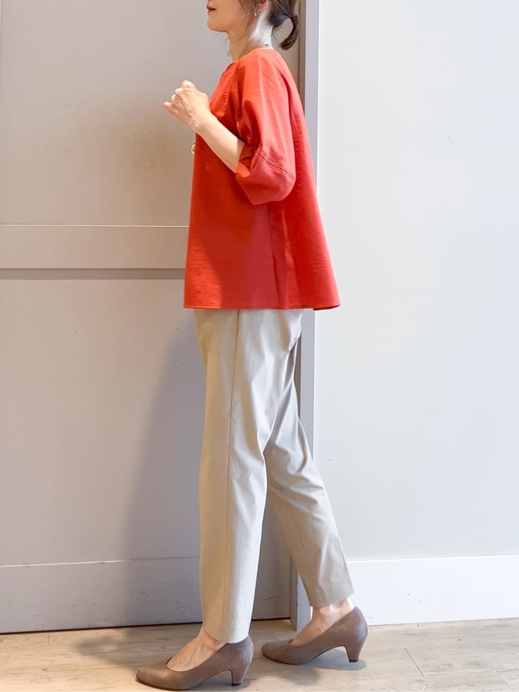 yamakoさんの「grove｜キレイも動きやすさも　美脚見えハイパーストレッチパンツ」を使ったコーディネート