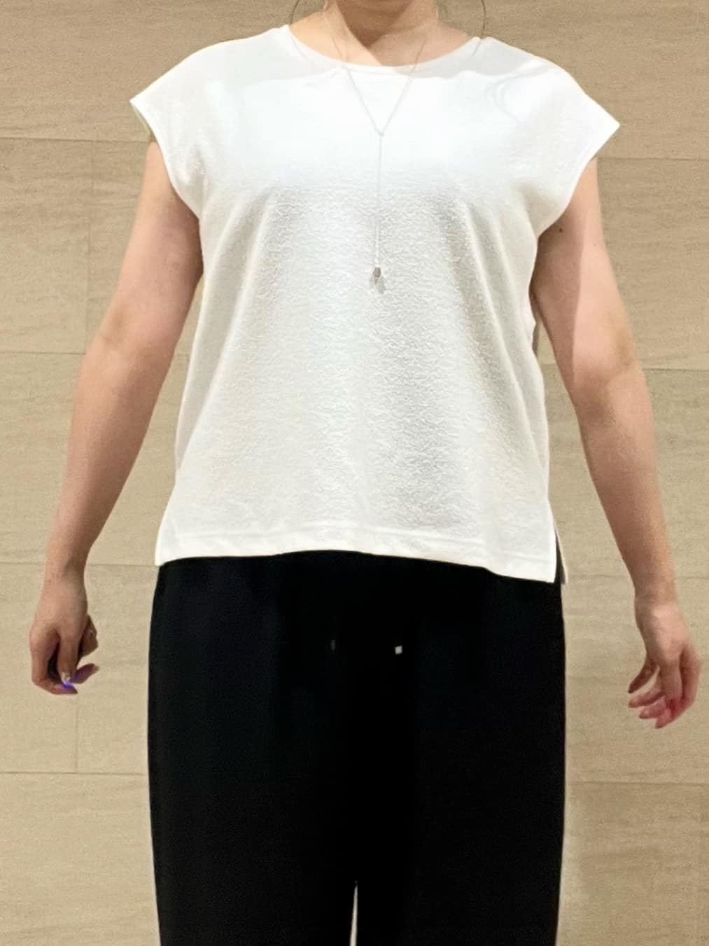 TOMOMIさんの「INDIVI｜【2点セット／着回し◎】ノースリーブ＆ティアードスカート カセット服」を使ったコーディネート