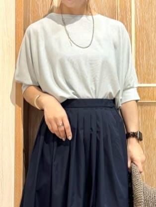 meiさんの「SHOO･LA･RUE｜【洗える/S-LL/撥水】タックギャザー フレアスカート」を使ったコーディネート