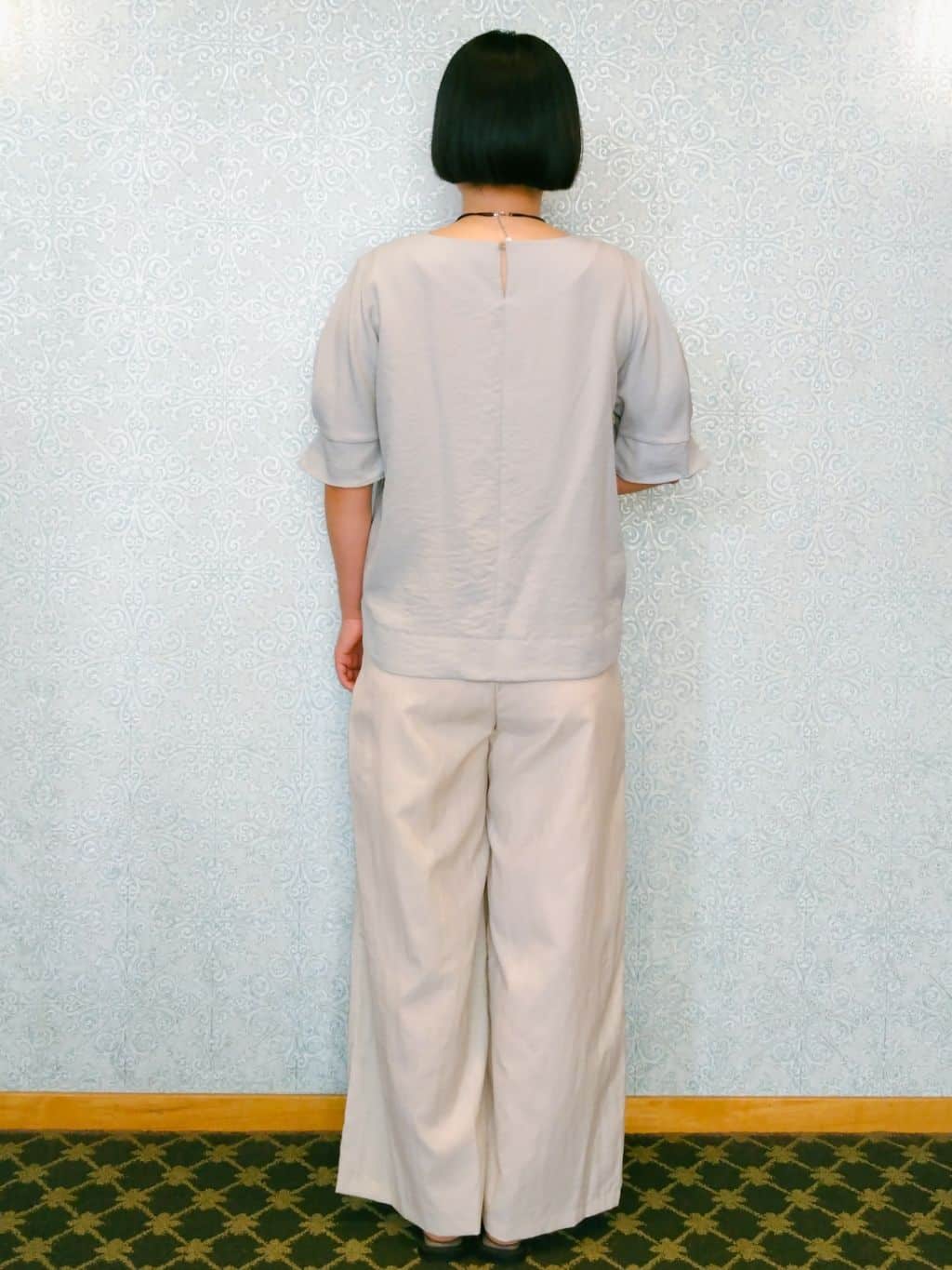 みいさんの「index｜《8色展開／XS-LLサイズ》タックパフスリーブブラウス【洗濯機洗い可／吸水速乾／防シワ／抗ピル】」を使ったコーディネート