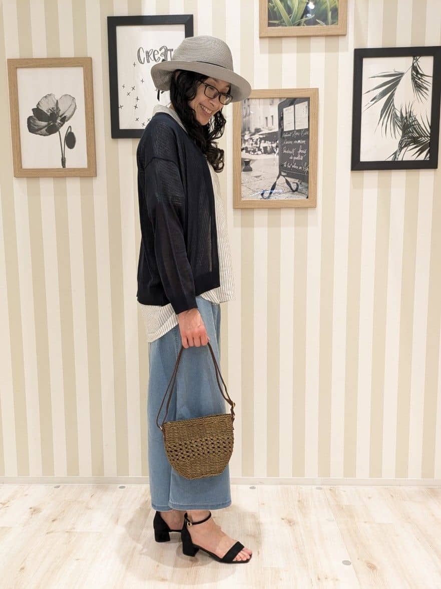 Mikiさんの「SHOO･LA･RUE｜【S-LL/UV/接触冷感/抗菌防臭】体型を自然にカバー フレンチリネンブレンド襟付ドルマンシャツ」を使ったコーディネート