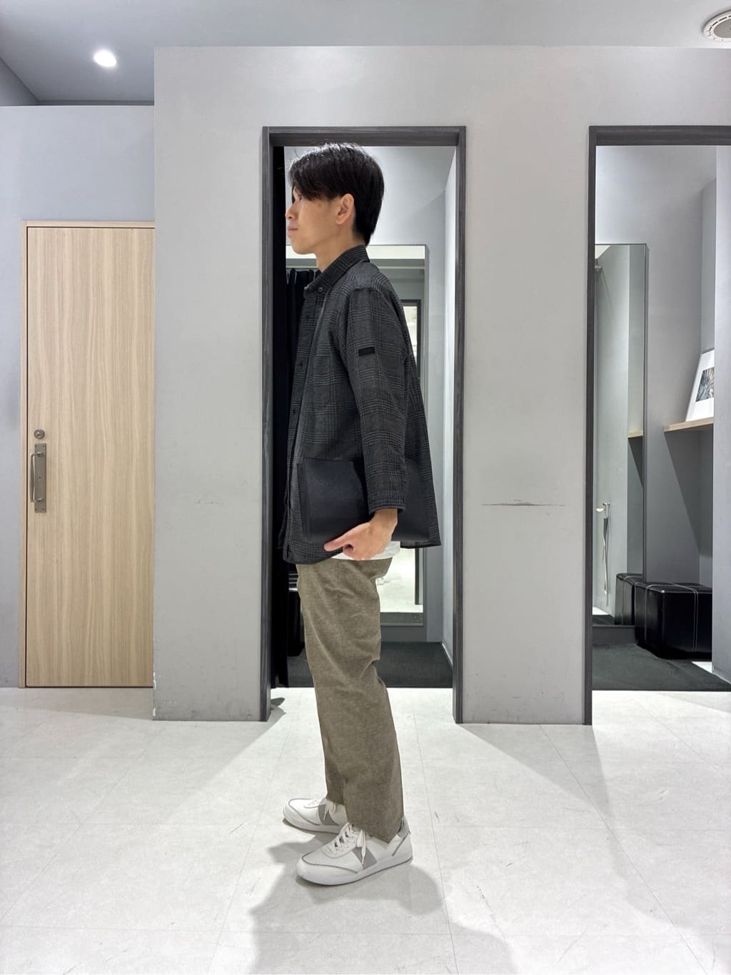 わいずみさんの「TAKEO KIKUCHI｜【抗菌防臭】COOL DOTS（R）ドビープリント パンツ」を使ったコーディネート