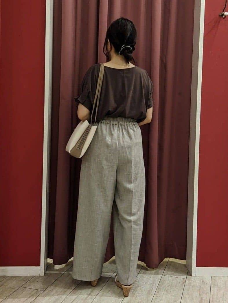 syu*さんの「SHOO･LA･RUE｜【S-LL/UV/プチプラ】お袖タックで好印象 デザインTシャツ」を使ったコーディネート