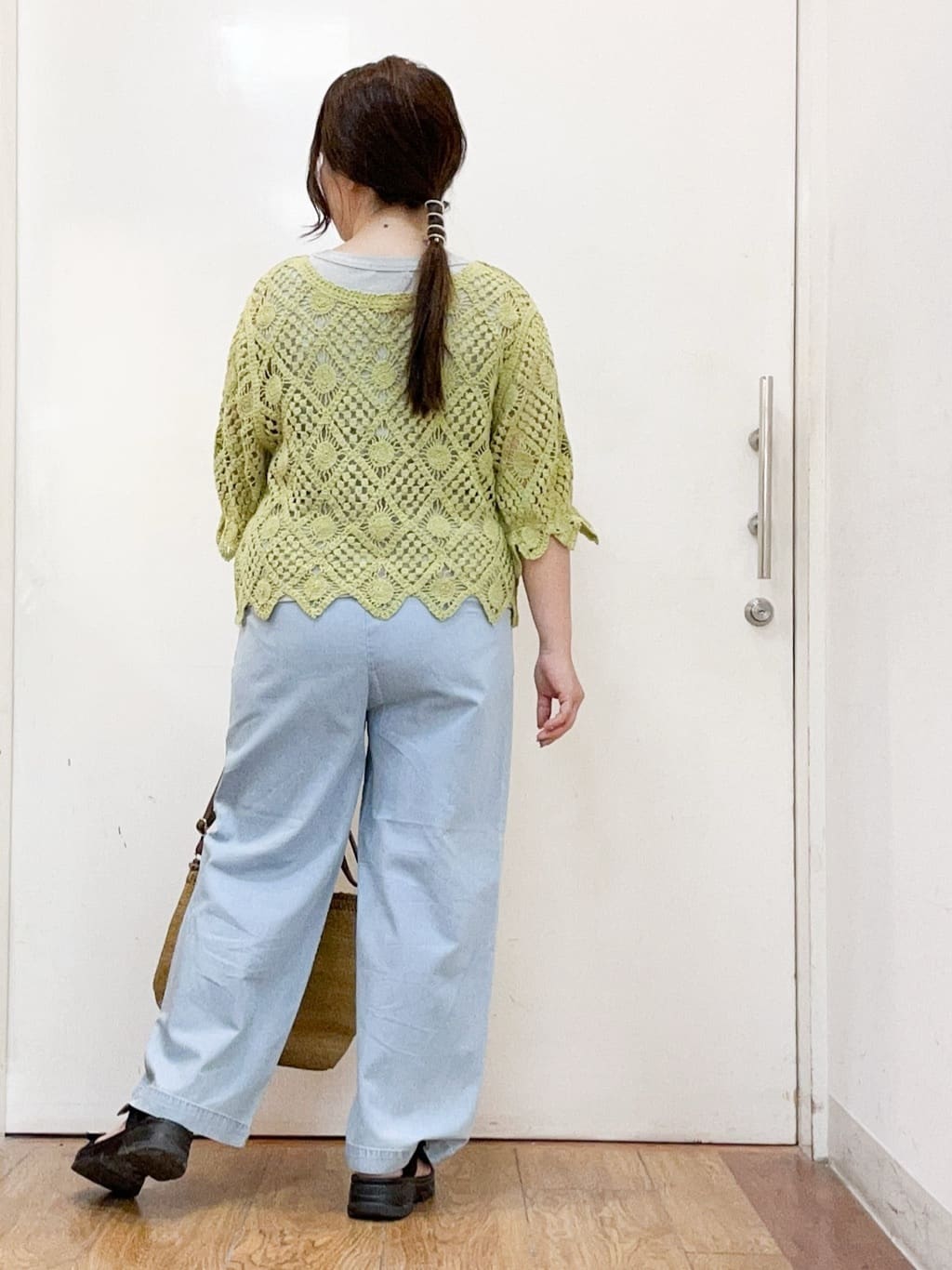 haruさんの「SHOO･LA･RUE｜【2WAY】大人のほんのり甘いスタイルに クロシェレースカーディガン」を使ったコーディネート