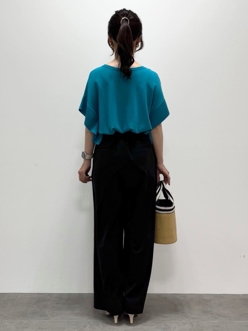 kozuさんの「index｜ラップストレートパンツ【接触冷感／抗ピル／洗濯機洗い可／イージーアイロン】」を使ったコーディネート