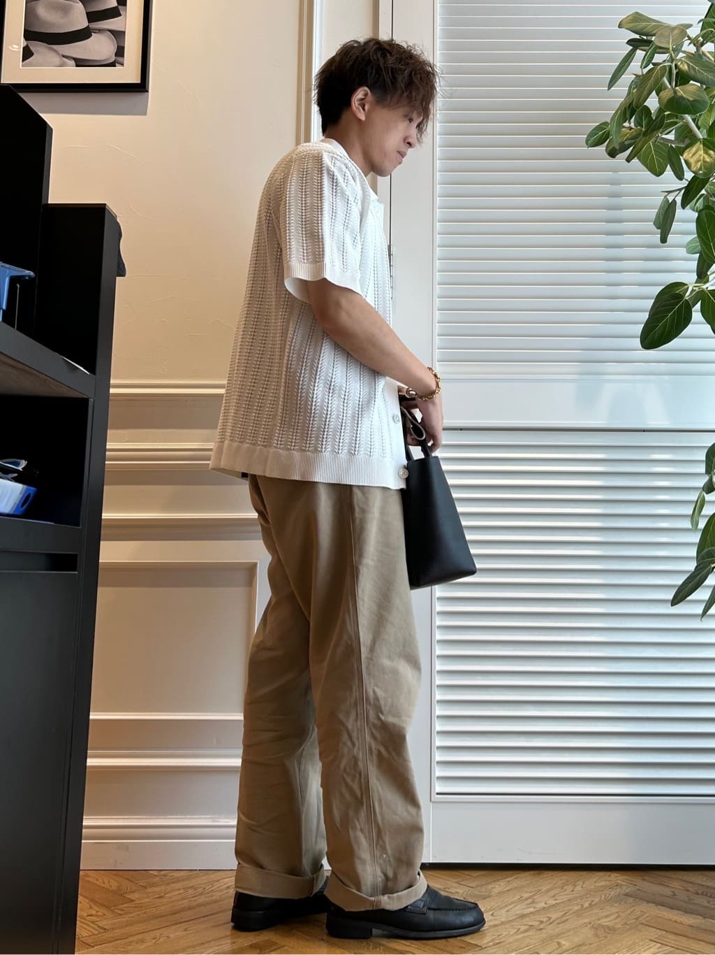 須田　慎二郎さんの「DRESSTERIOR｜【otonaMUSE5月号掲載/日本製】シュリンクレザーミニトート」を使ったコーディネート