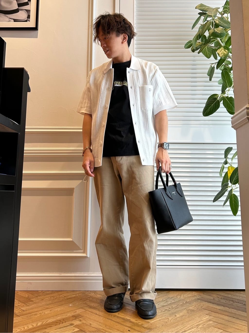 須田　慎二郎さんの「DRESSTERIOR｜【otonaMUSE5月号掲載/日本製】シュリンクレザーミニトート」を使ったコーディネート