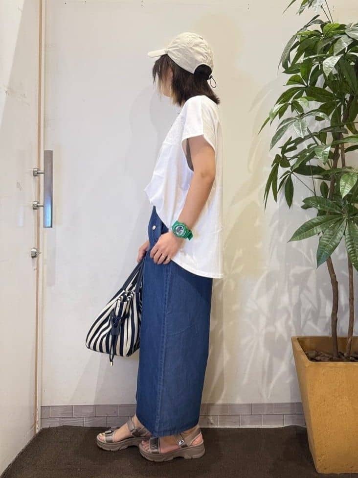 misakiさんの「SHOO･LA･RUE｜【洗える/S-LL/体型カバー】レース使いが華やか フレンチスリーブコットンTシャツ」を使ったコーディネート