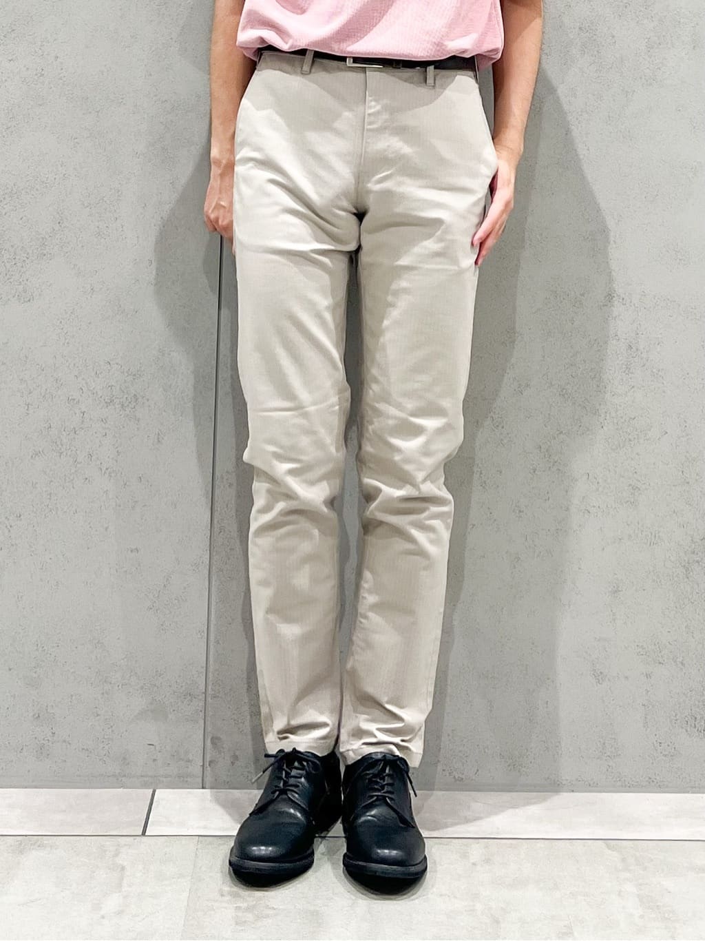 SHI-MAさんの「THE SHOP TK｜【オールシーズン穿ける！】7DAYSストレッチへリンボンパンツ　ON&hArr;OFF兼用」を使ったコーディネート