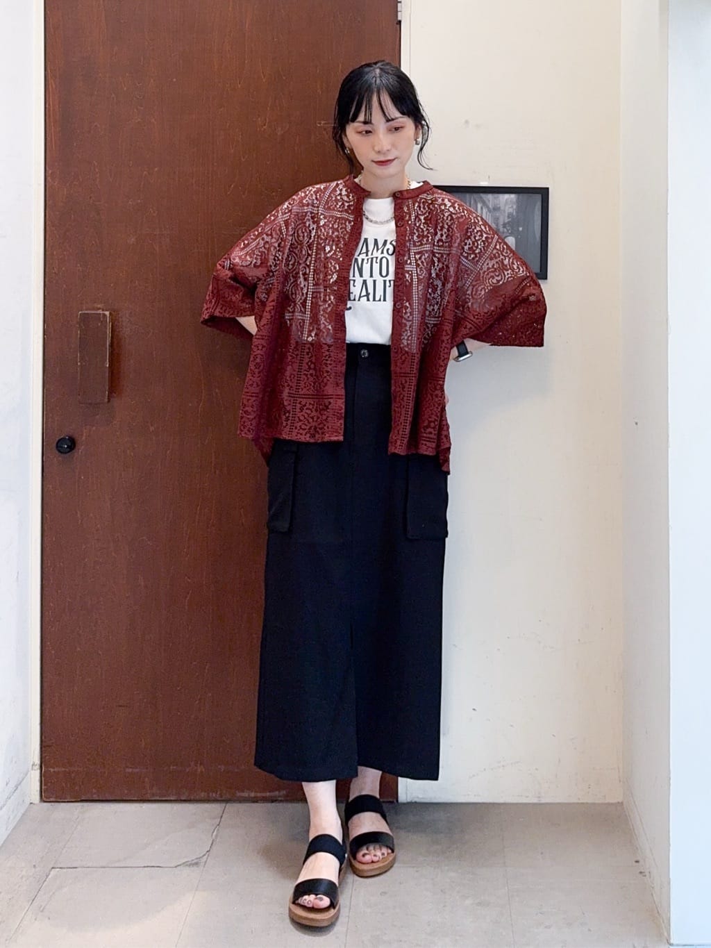 𝐇𝐢𝐫𝐨𝐦𝐢さんの「SHOO･LA･RUE｜大人レトロスタイルに レースポンチョシャツ」を使ったコーディネート