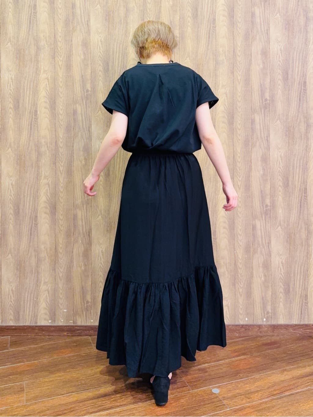 ちばみさんの「SHOO･LA･RUE｜【S-LL】抜け感とすっきり見えを叶える 刺繍レース スキッパー襟トップス」を使ったコーディネート
