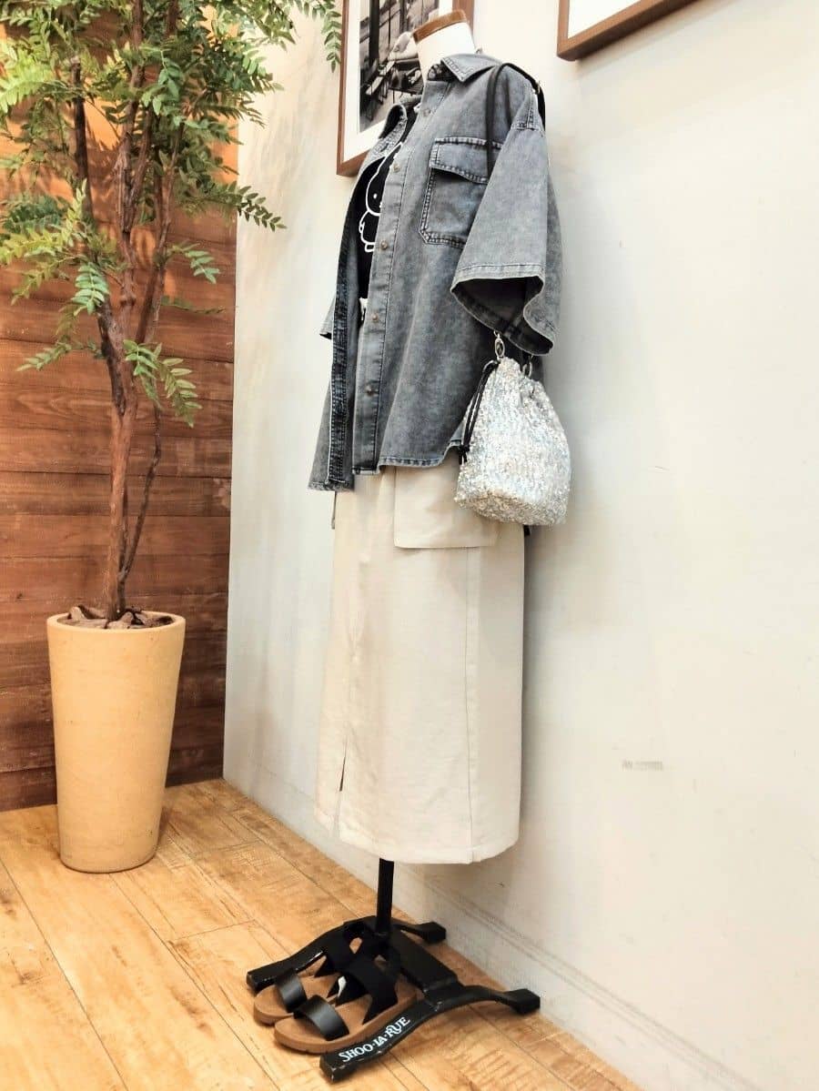 うっちーさんの「SHOO･LA･RUE｜【miffy】グラフィックTシャツ」を使ったコーディネート