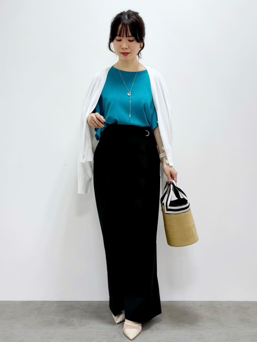 kozuさんの「index｜ラップストレートパンツ【接触冷感／抗ピル／洗濯機洗い可／イージーアイロン】」を使ったコーディネート
