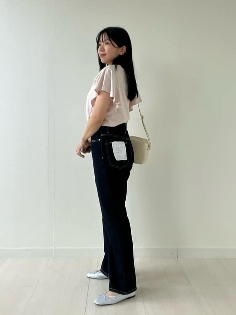 Mori Moriさんの「index｜《丈が選べる》ストレートデニムパンツ【洗濯機洗い可】」を使ったコーディネート