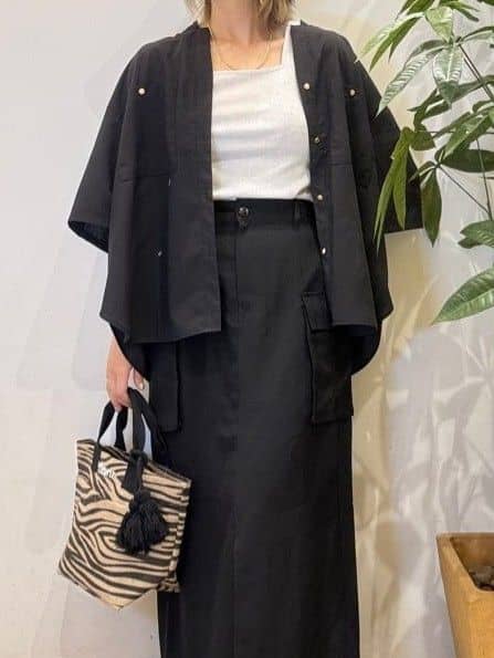 misakiさんの「SHOO･LA･RUE｜【S-LL】大人のきれいめカジュアルに 麻調カーゴナロースカート」を使ったコーディネート