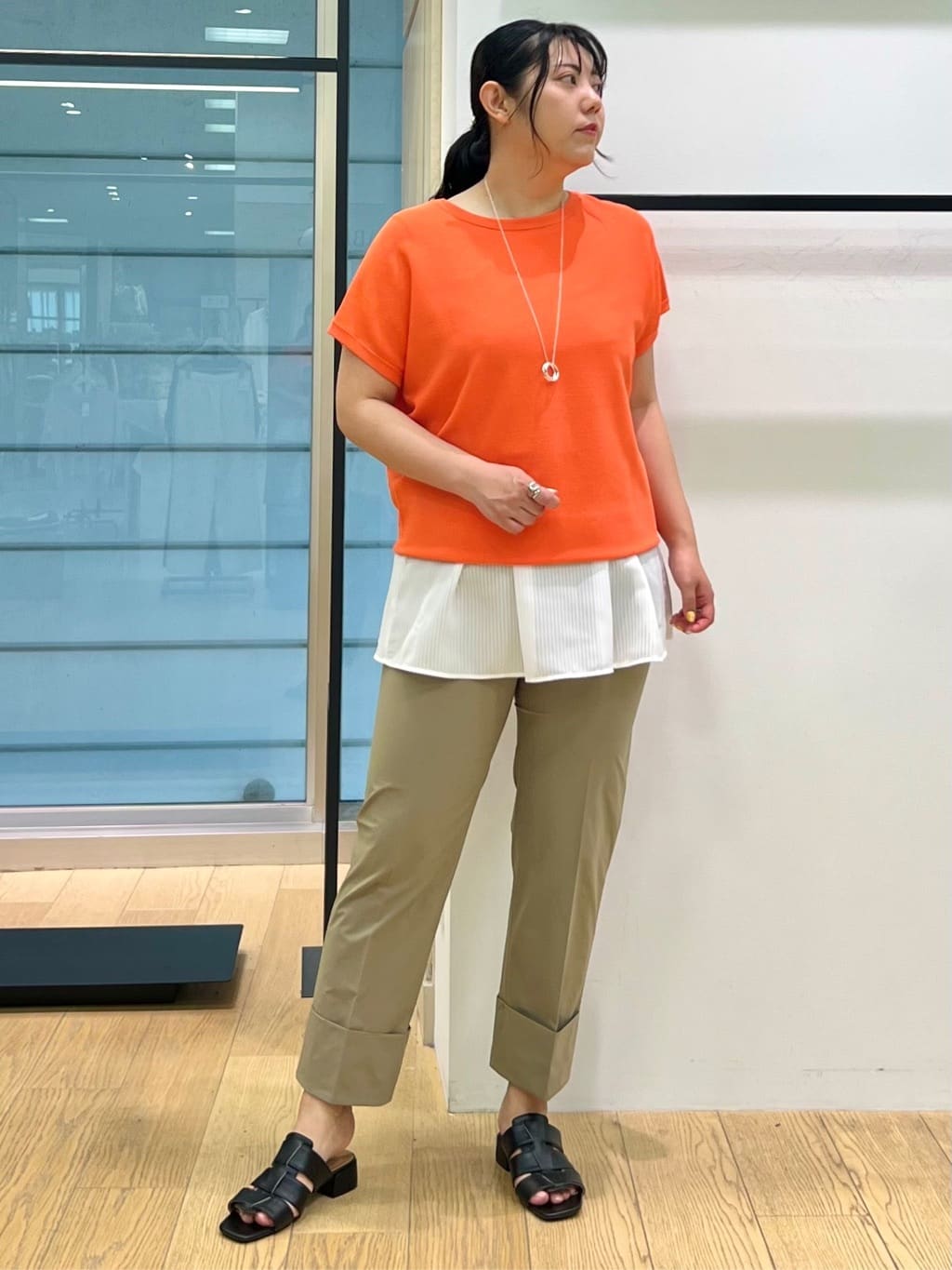 shimaさんの「INDIVI｜【洗える／レイヤードにも活躍】ペプラムインナートップス」を使ったコーディネート