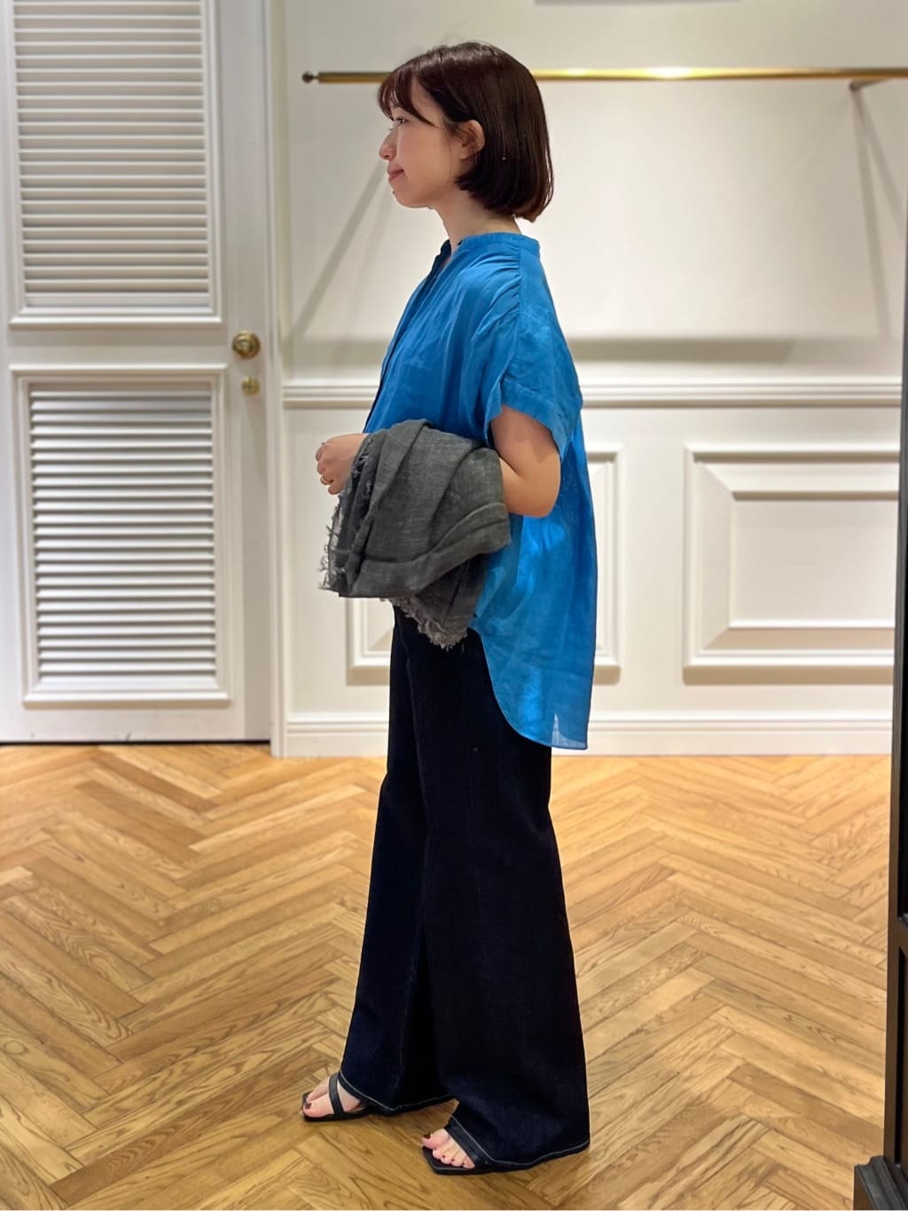 つじ まこさんの「DRESSTERIOR｜チェーンブレスレット」を使ったコーディネート