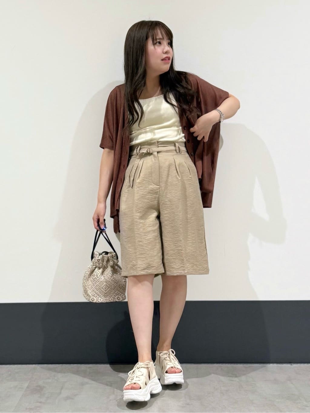 macchaさんの「THE SHOP TK｜【ひんやり】前後2WAY スクエアタンクトップ」を使ったコーディネート