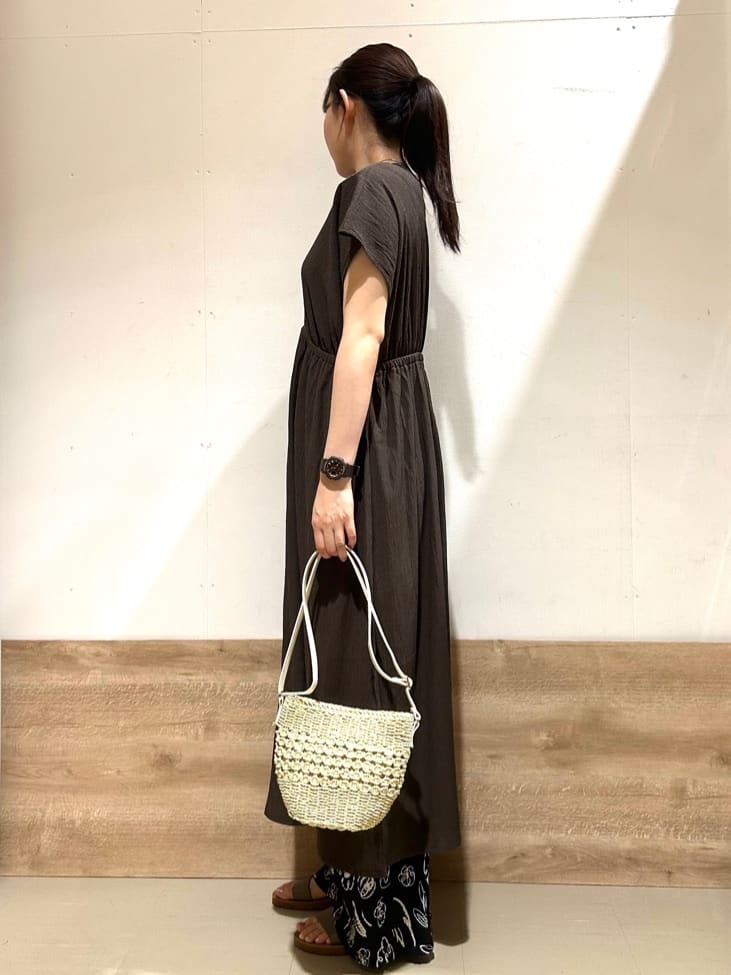 花さんの「SHOO･LA･RUE｜【前後2WAY】さらりと大人上品に 楊柳フレンチワンピース」を使ったコーディネート