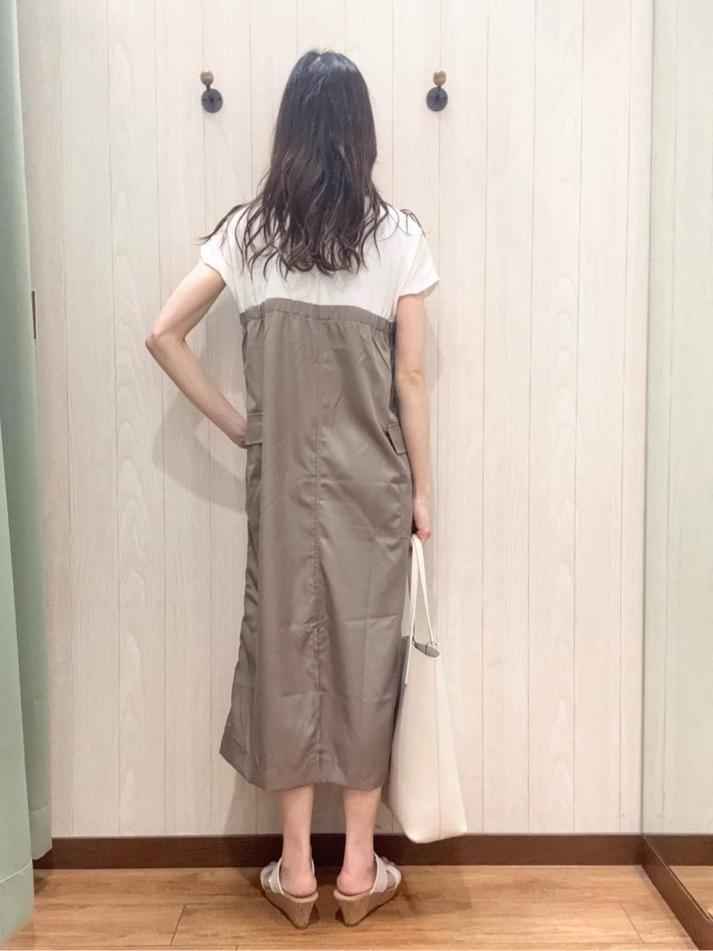 カンチャンさんの「SHOO･LA･RUE｜◆キラキラループマガールサンダル」を使ったコーディネート
