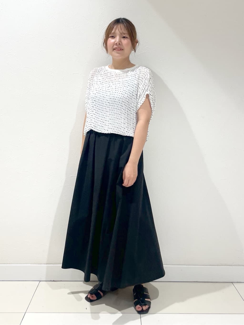 YUUKIさんの「INDIVI｜◆【洗える／ドット柄／凹凸素材】プリーツデザインブラウス」を使ったコーディネート