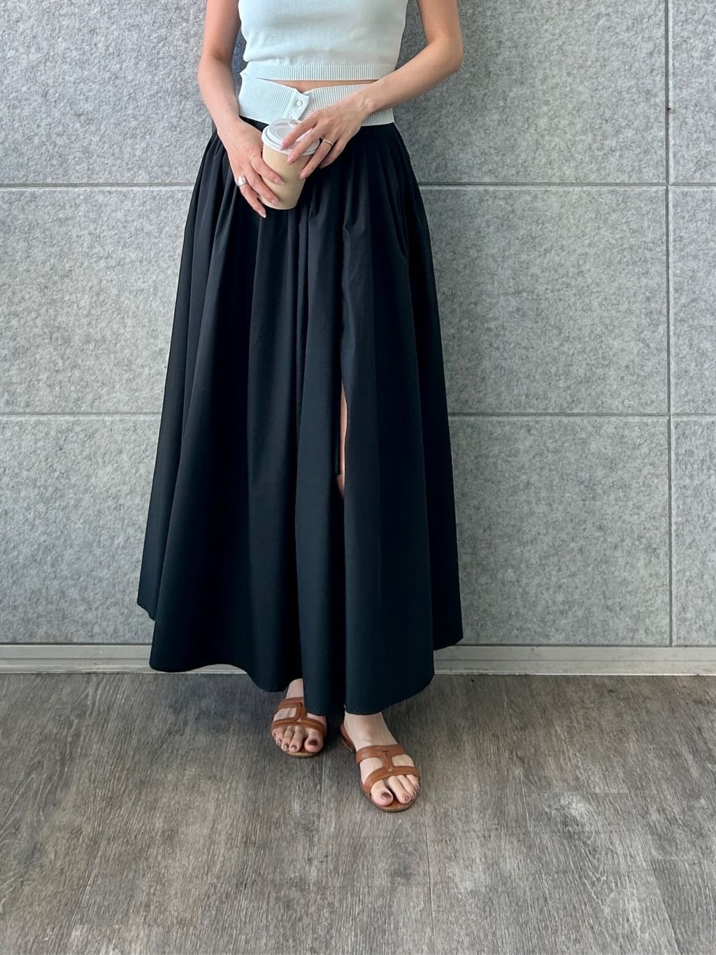 harunaさんの「CODE A｜design knit tank」を使ったコーディネート