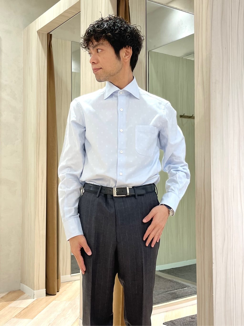 URAさんの「TAKEO KIKUCHI｜【THE FLAGSHIP】矢絣 ストライプ スーツ」を使ったコーディネート