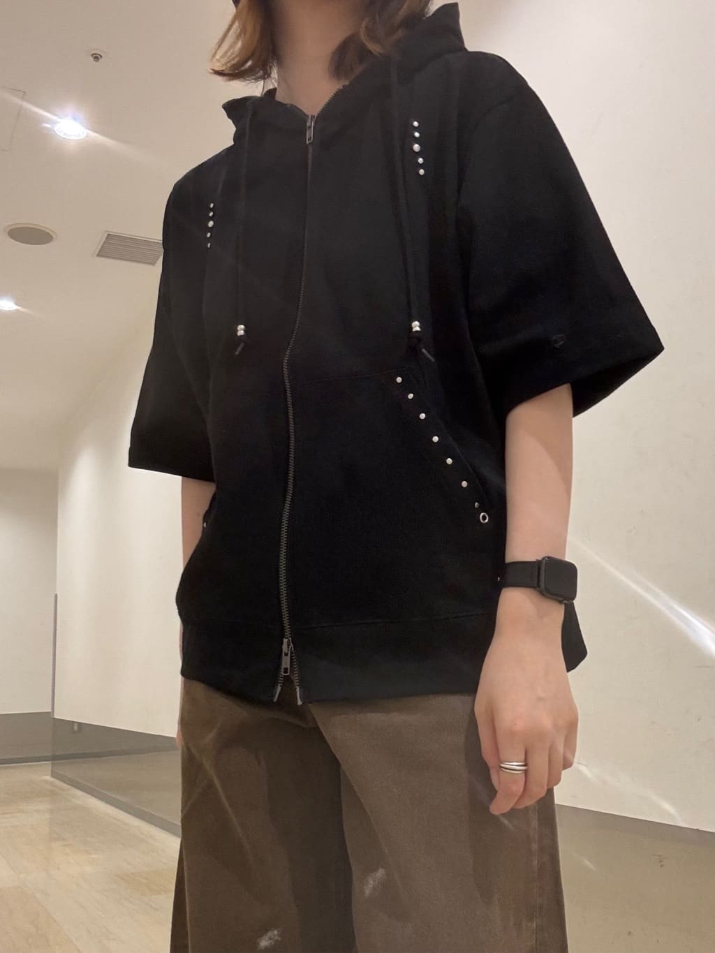 Renaさんの「tk.TAKEO KIKUCHI｜スタッズ ダブルZIPパーカ」を使ったコーディネート