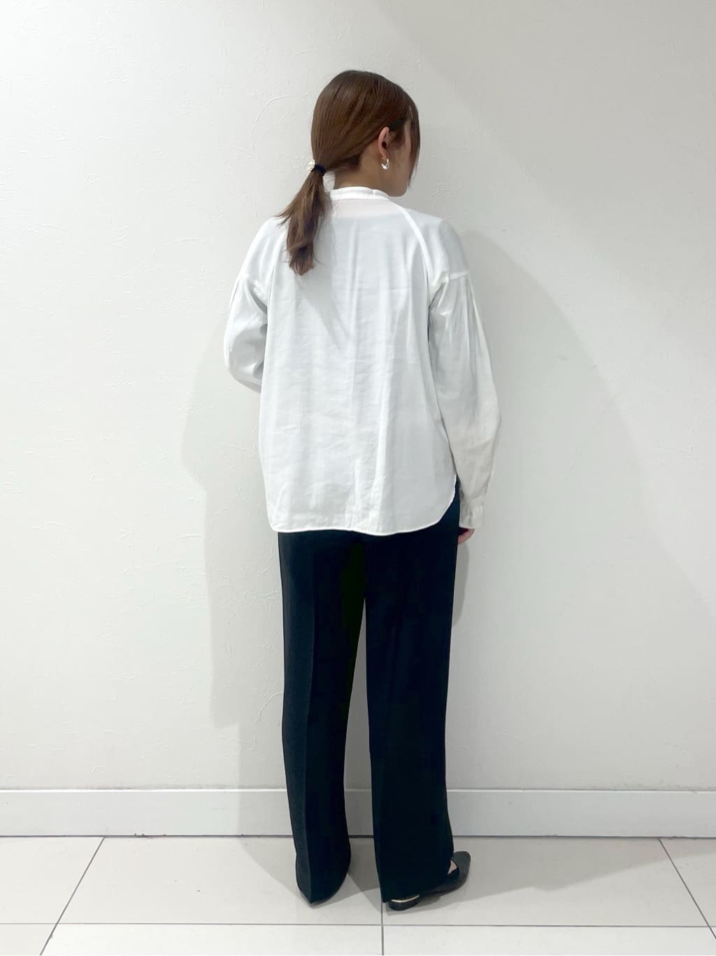 YUUKIさんの「INDIVI｜◆【2点セット／UVケア】ツイードジレ＆ボウタイブラウス カセット服」を使ったコーディネート