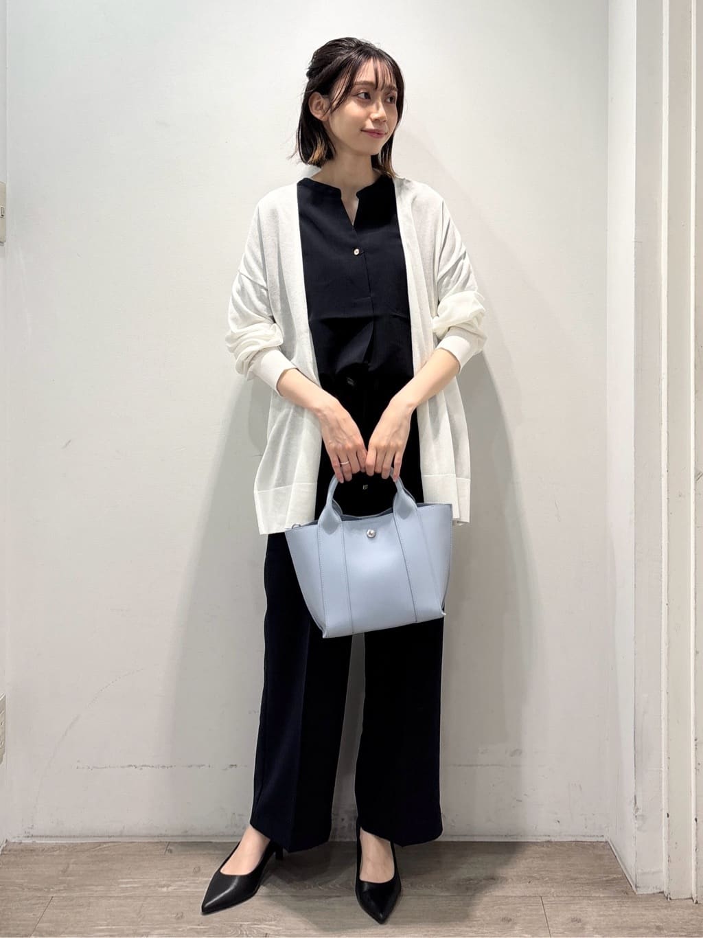 ぶまりんさんの「OPAQUE.CLIP｜ミドル丈トッパーニットカーディガン【洗濯機洗い可／接触冷感／抗ピル】」を使ったコーディネート