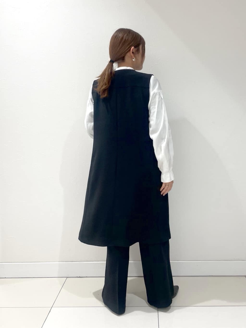 YUUKIさんの「INDIVI｜◆【2点セット／UVケア】ツイードジレ＆ボウタイブラウス カセット服」を使ったコーディネート