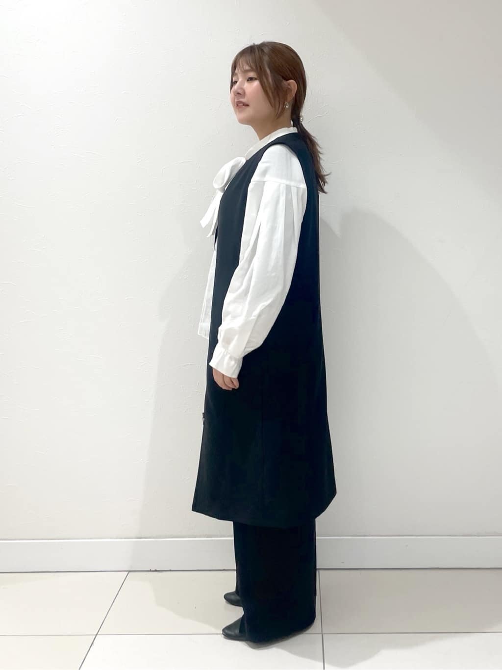 YUUKIさんの「INDIVI｜◆【2点セット／UVケア】ツイードジレ＆ボウタイブラウス カセット服」を使ったコーディネート