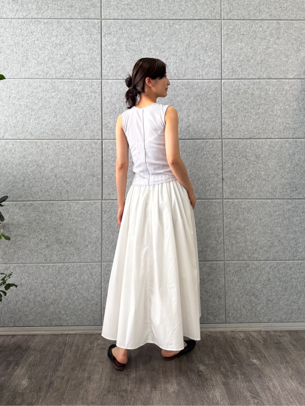 uchi__yamaさんの「CODE A｜side slit volume skirt」を使ったコーディネート
