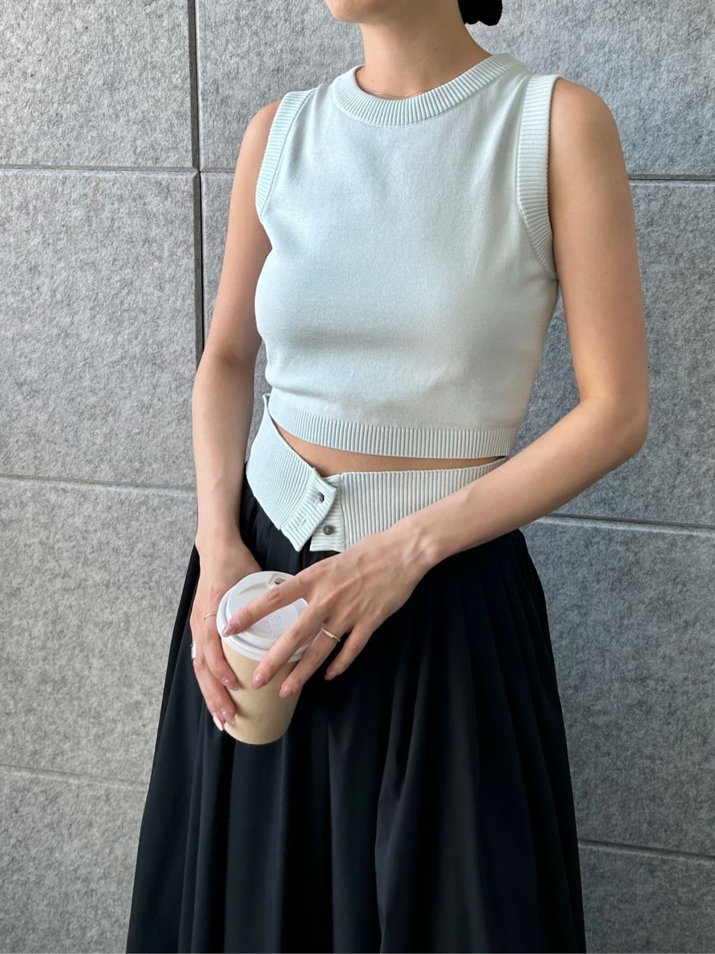 harunaさんの「CODE A｜design knit tank」を使ったコーディネート
